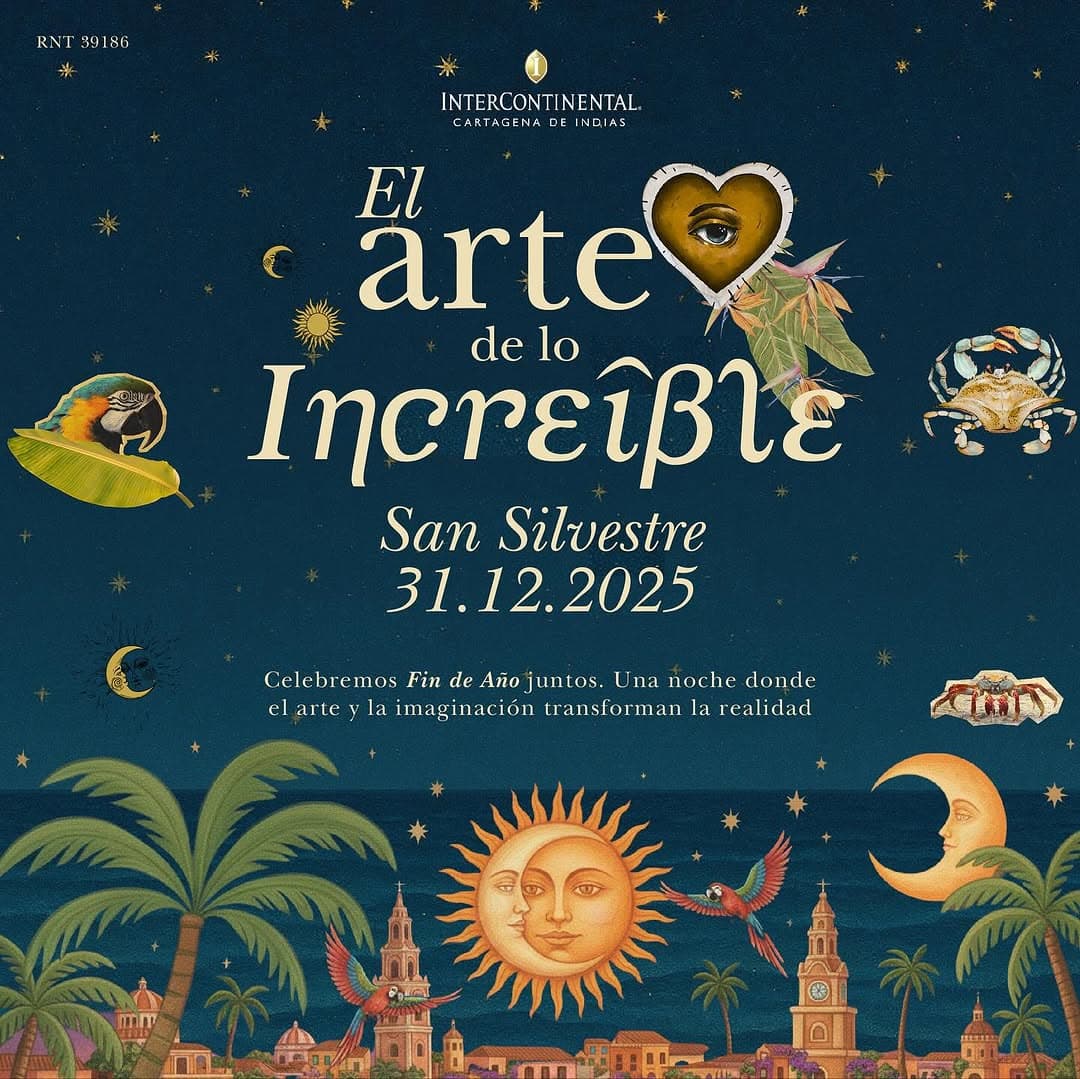 Decoración artística para evento de fin de año en Cartagena, con temática surrealista, palmeras, luna, sol y animales marinos en un fondo nocturno para una experiencia visual impactante.