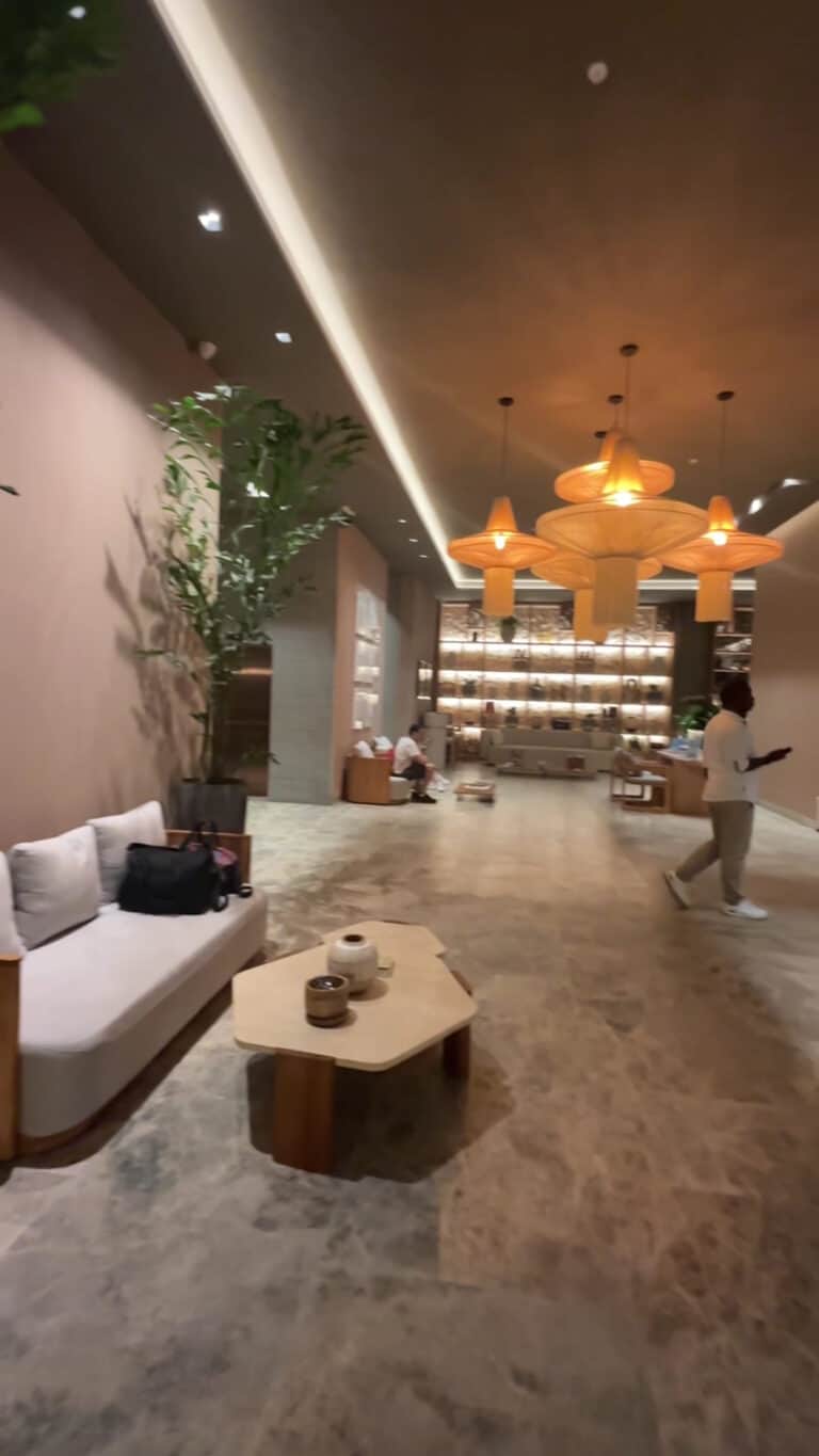 Oz Hotel Collection 2