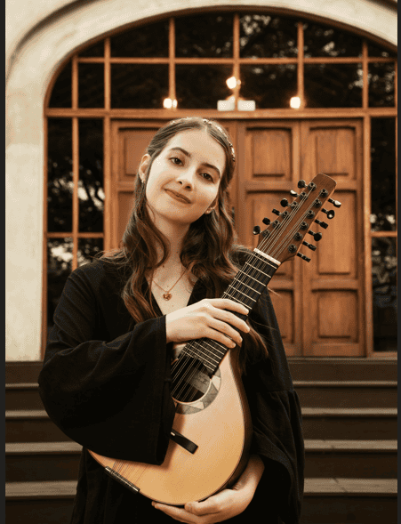 Camila Gomez  Bandola