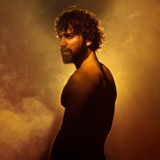 En Mitad De Tanto Fuego