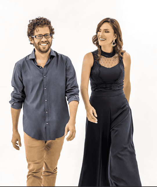 Victoria Sur Y Nicolas Ospina  Voz Y Piano