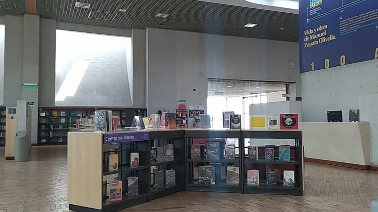 Biblioteca Publica El Tintal Manuel Zapata Olivell 2