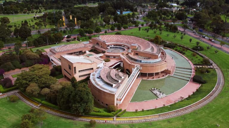 Biblioteca Publica Virgilio Barco 2