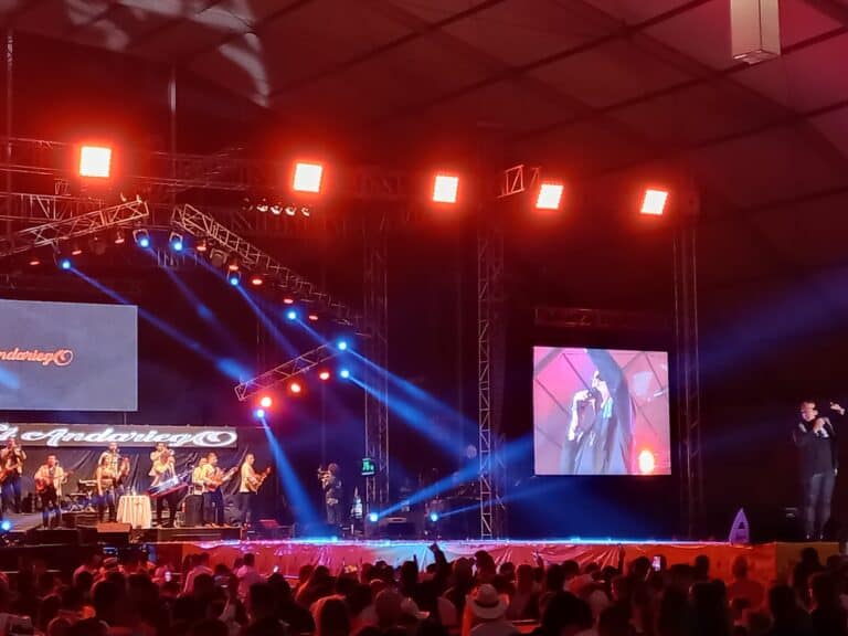 Centro De Eventos Autopista Norte 3