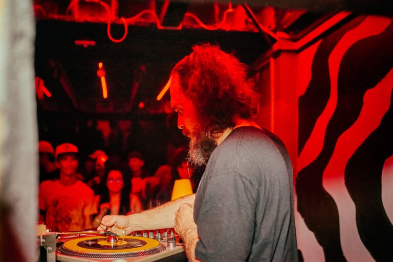 Ritmo Moderno Bar Y Laboratorio Cultural 3