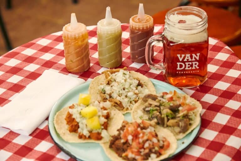 Van Der Cerveceria Y Taqueria 3