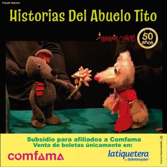 Títeres y cuentos para niños en el evento de Historia del abuelo Tito, con personajes de peluche y marionetas, celebrando 50 años de tradición en entretenimiento infantil.