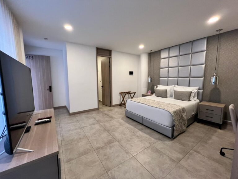 Hotel 45 Park Sabaneta 3