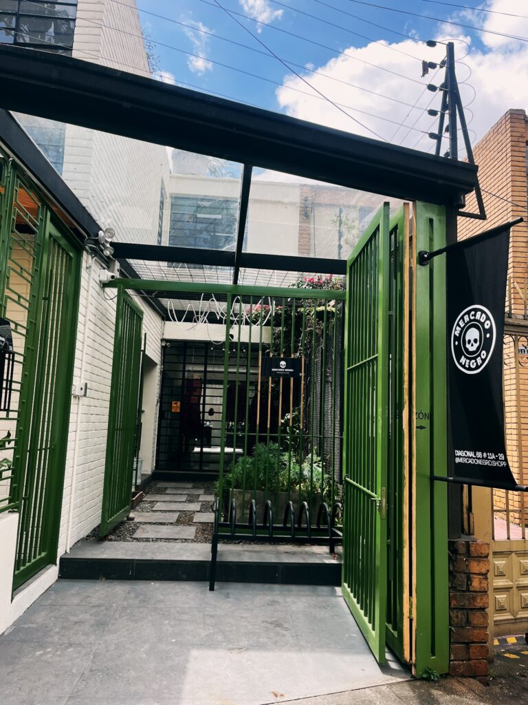 Mercado Negro Vintage Dealer 1 1