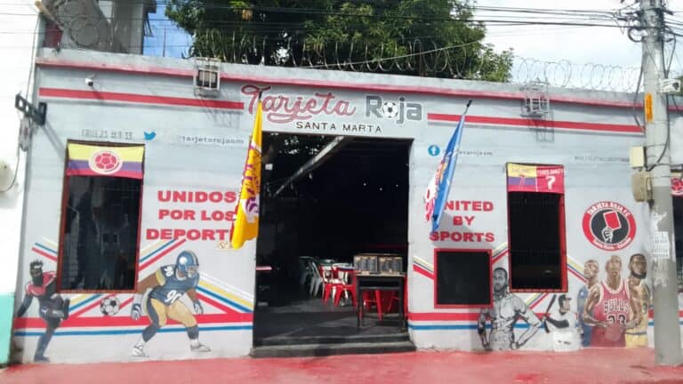 Tarjeta Roja Santa Marta - Evento deportivo en Santa Marta con temática de fútbol y deportes.