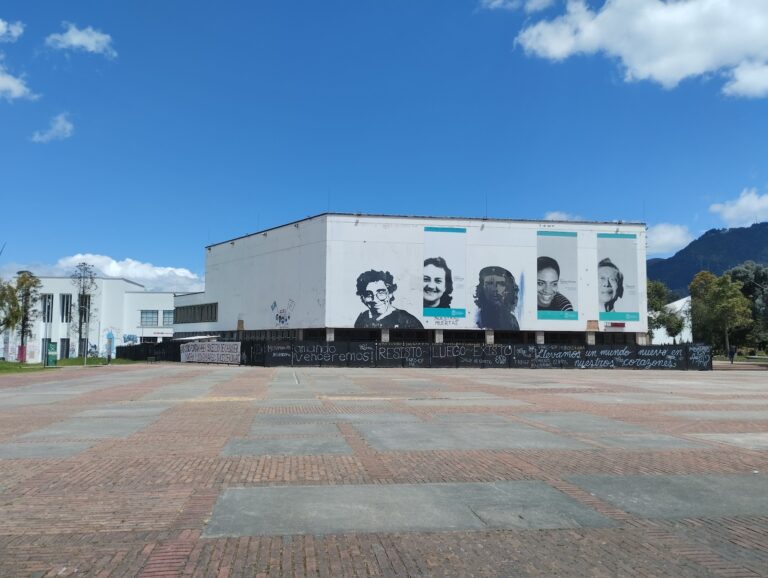 104 8211 Auditorio Leon De Greiff 3