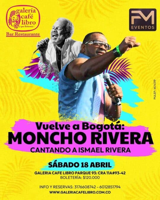 Imagen de Moncho Rivera en concierto en Bogotá, cantando con entusiasmo y alegría, promocionando su show en la galería café libro.