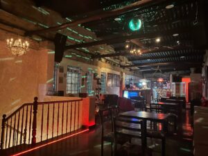 Owner Aca Parchamos 1