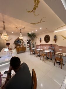 Owner Erase Un Cafe Aeropuerto 1