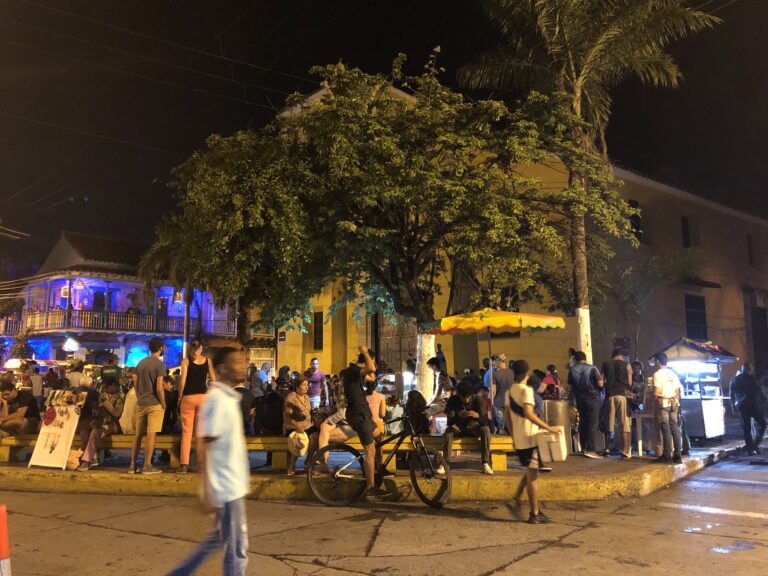 特立尼达广场 4