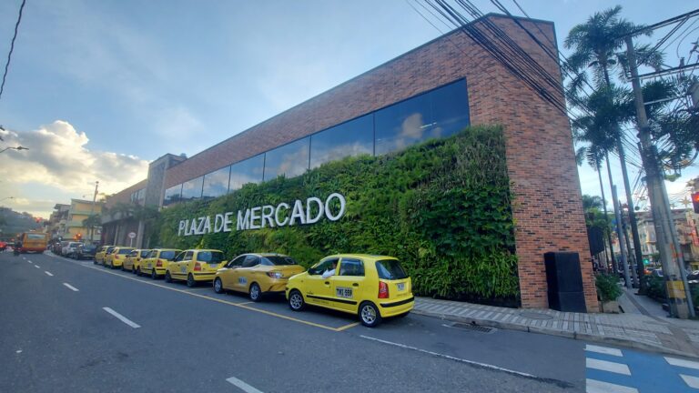 Plaza De Mercado De Envigado 4