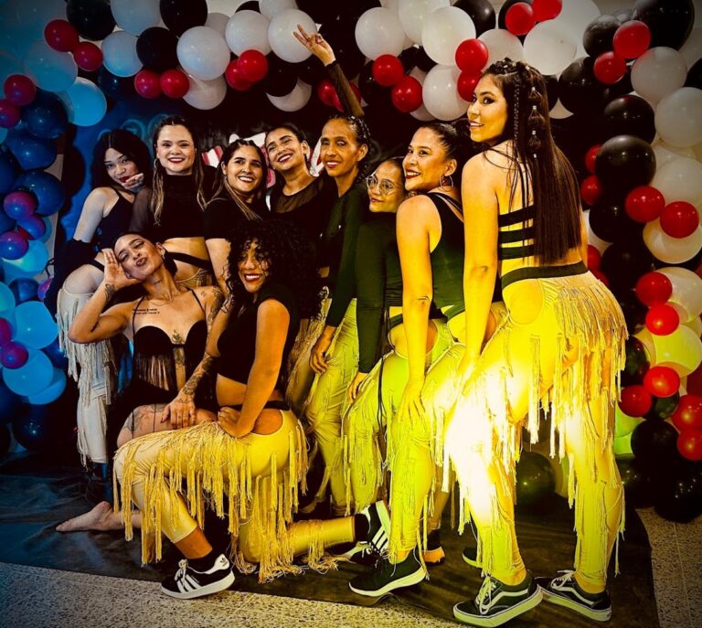 The Feeling House DANCE STUDIO4