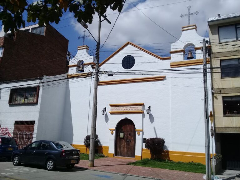 Capilla de los Sagrados Corazones de Jesús y de María - Image 01