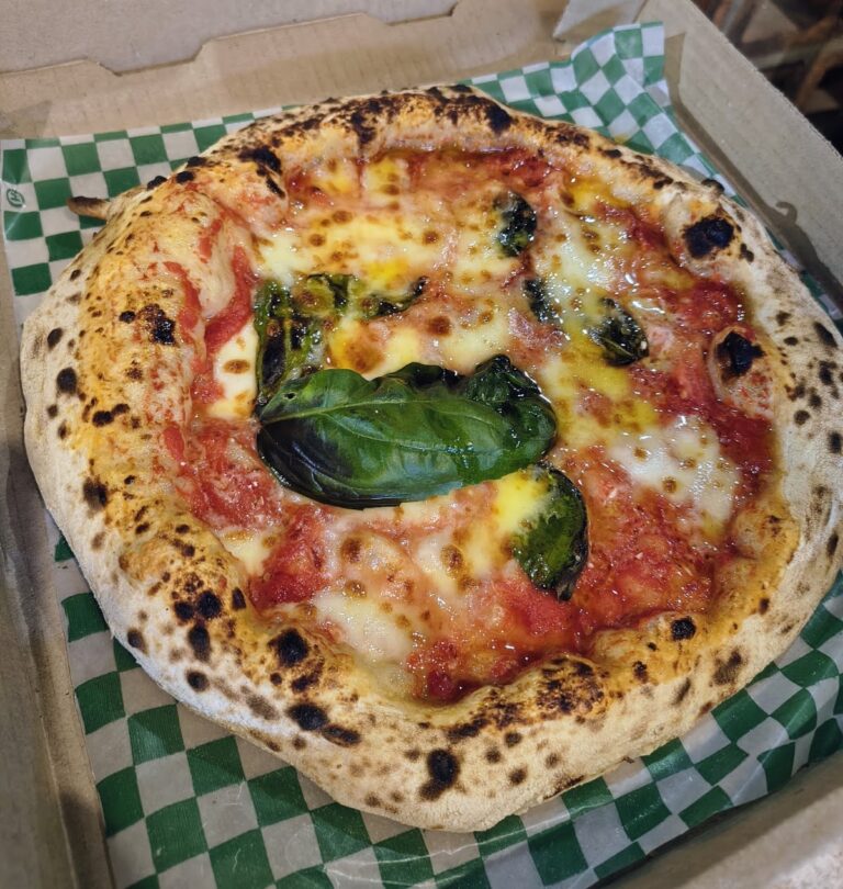 TERRONE Pizzeria Napolitaine - Image 04