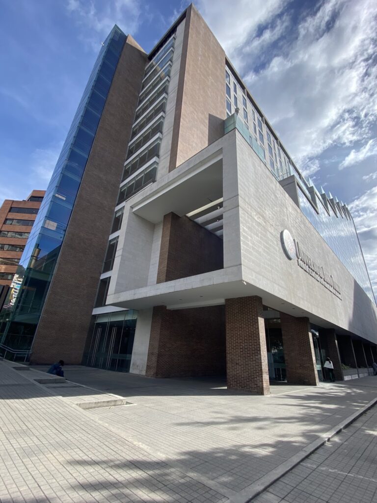 Universidad Santo Tomás – Edificio Doctor Angélico - Image 01