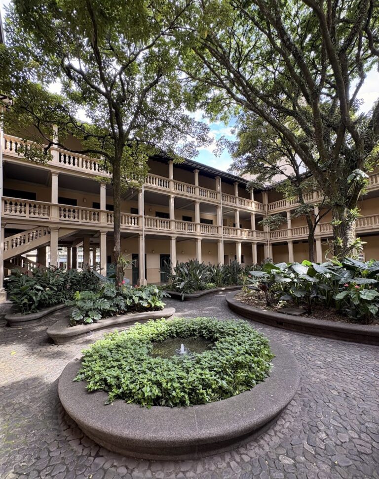 Paraninfo Building, University of Antioquia - Image 02