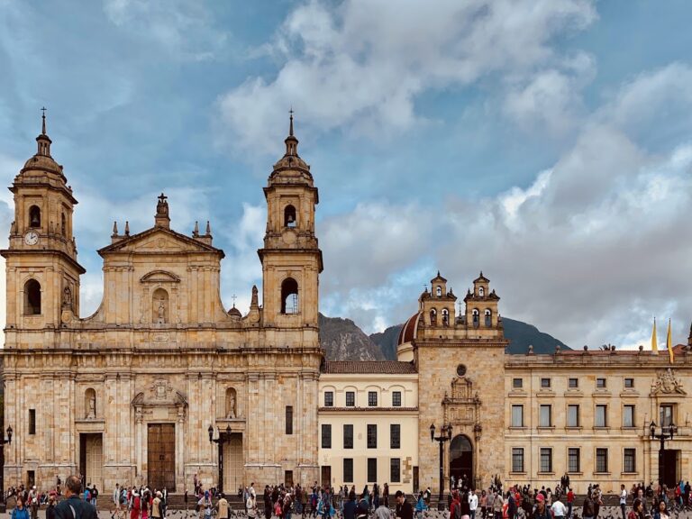 Bolívar-Platz - Bild 01