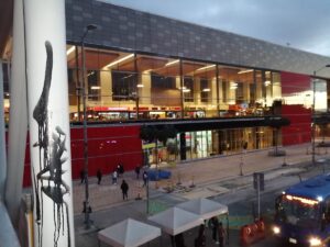 Metropolis Shopping Center + - Image 01