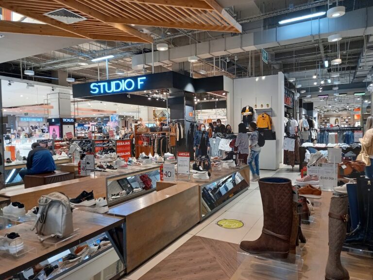 Titan Plaza Shopping Center - Image 02