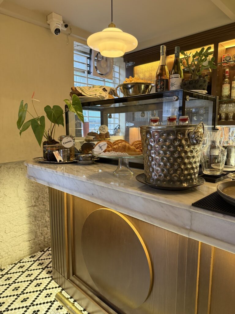 Bar Bruno - Image 01