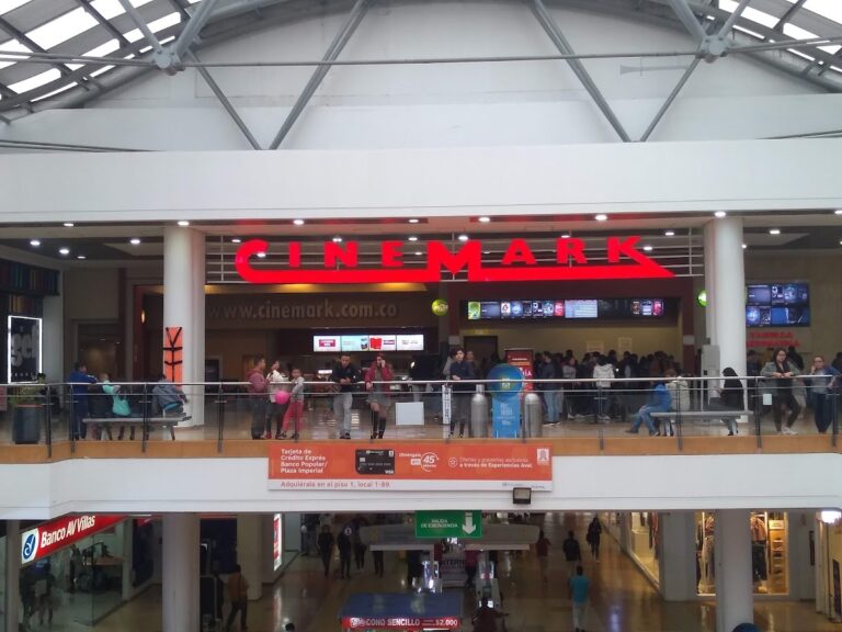 Cinemark Plaza Imperial - Image 01