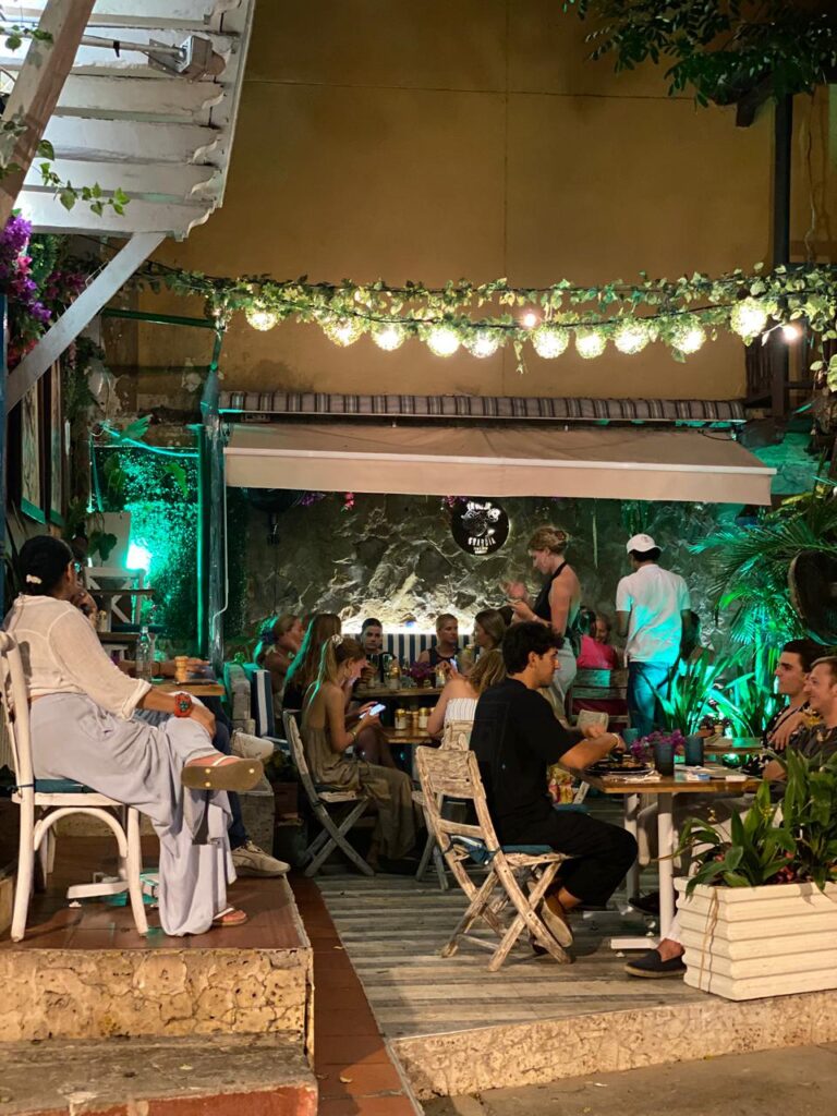 La Vieja Guardia Fish & Wine - Image 01