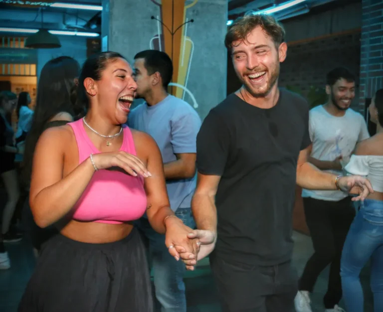 Latin Night Fever: Salsa en Vivo con Trio Candela 🎶🔥 - Image 02