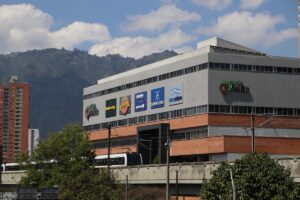 Plaza Beillín Shopping Center - Image 01