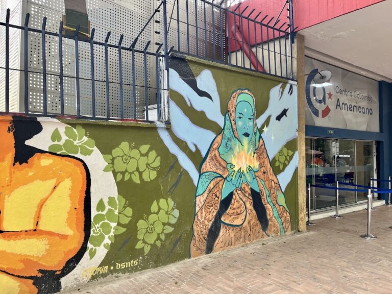Centro Colombiano Americano - Immagine 03