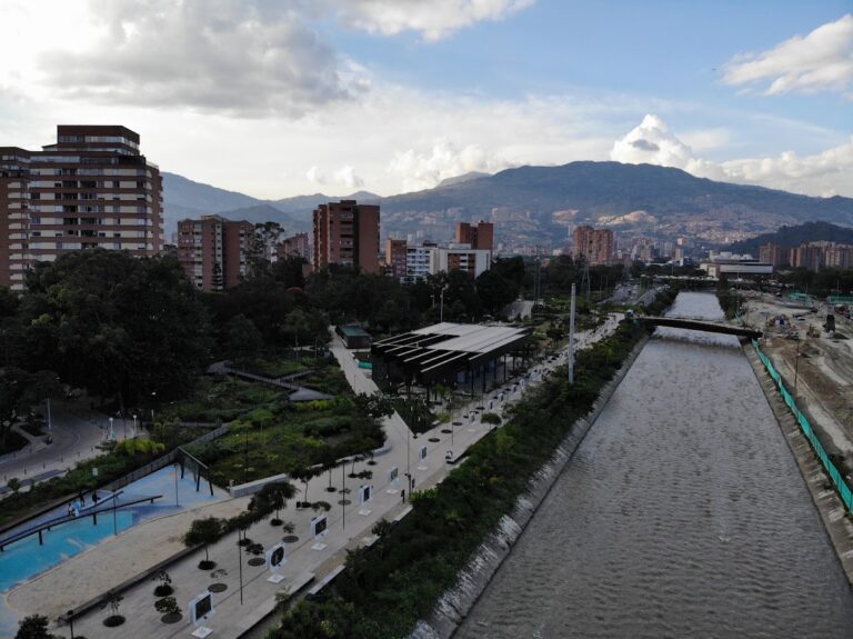 Parques del Río - Image 03