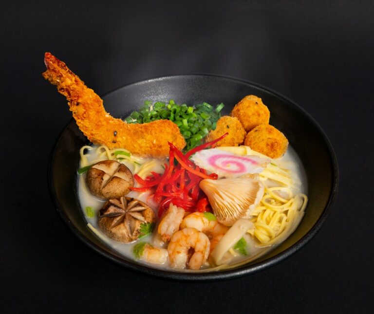 Tamagotchi ramen bar - Image 02