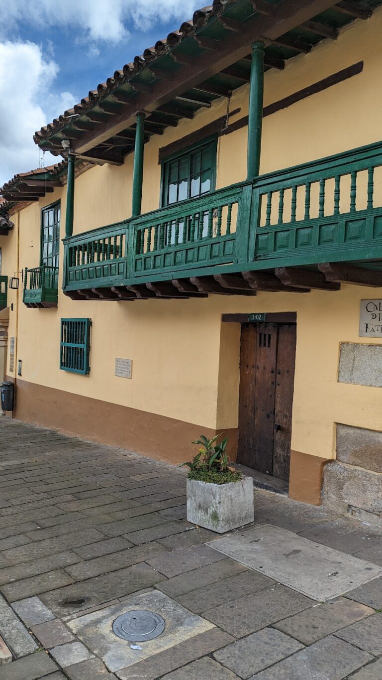 Fundación Gilberto Alzate Avendaño - Image 02