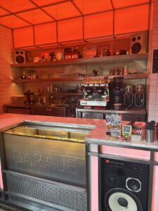Garaje Café - Image 01
