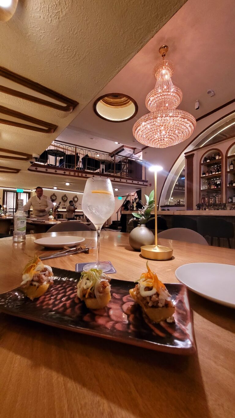 1811 RESTAURANTE BAR - Image 02
