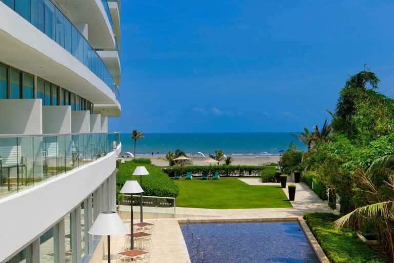 Holiday Inn Cartagena Morros - Image 01