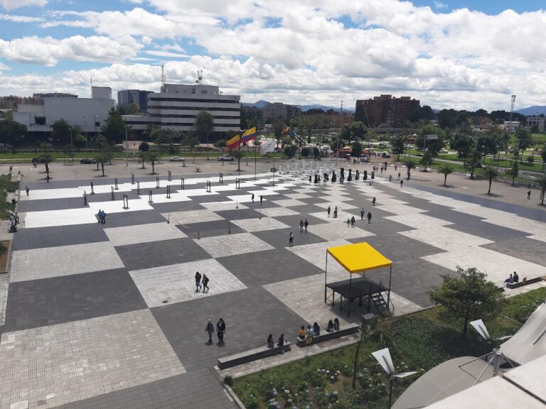 Plaza de los Alfiles - Image 01