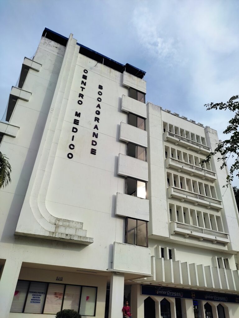 Hospital De Bocagrande - Image 01