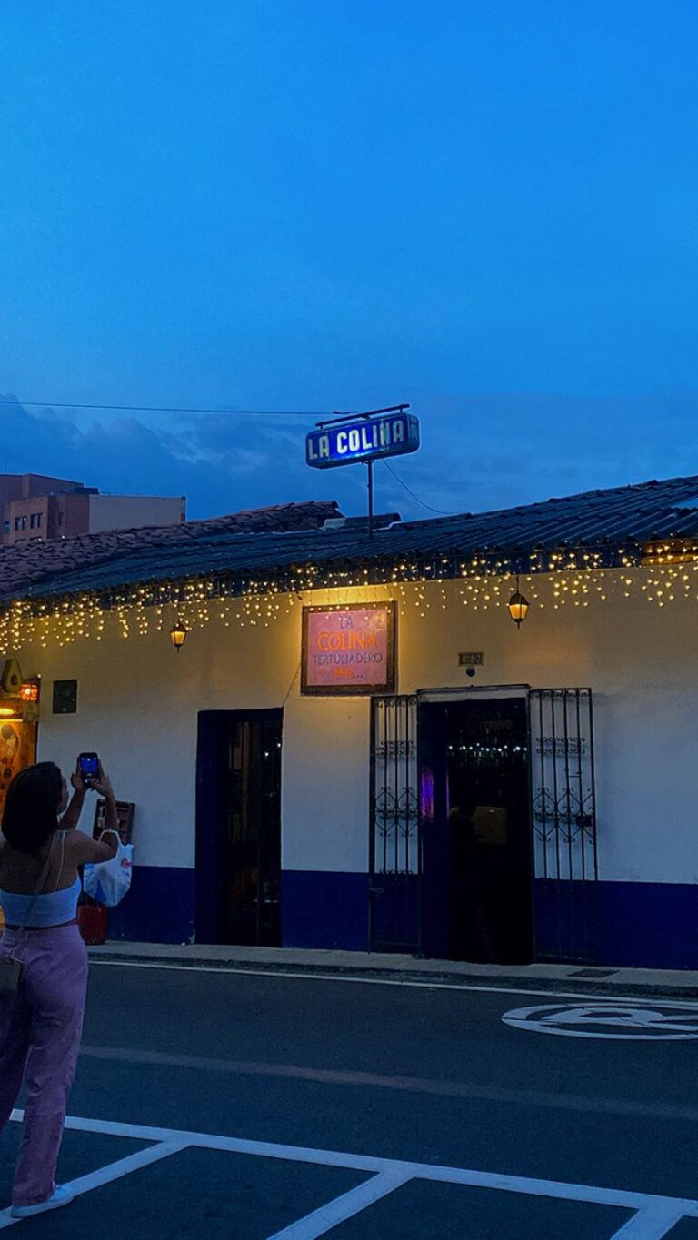 Bar cali | La Colina tienda tertuliadero | Terraza bar - Image 01