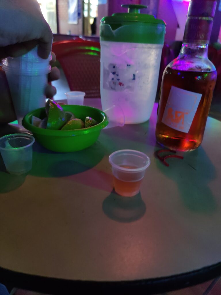Bar la 20 - Image 01