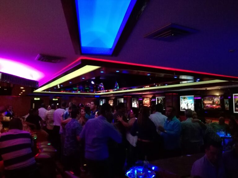 Son Caribe Grill Discoteca - Image 02