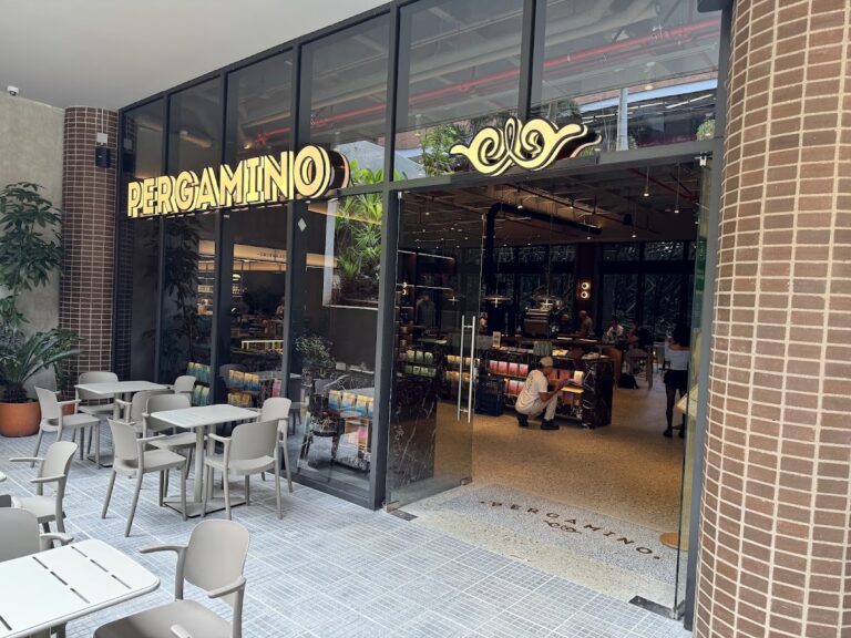 PERGAMINO Café Wake Biohotel El Tesoro - Image 01