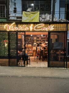 Vinilo & Café - Image 01