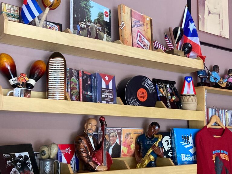 Vinilo & Café - Image 02
