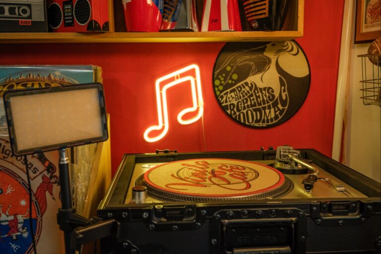 Vinilo & Café - Image 04