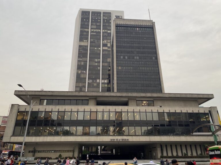 Banco De La República - Image 02